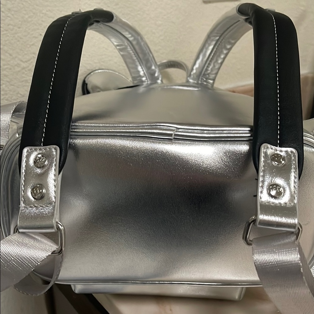 Loungefly Silver Minnie Mouse Backpack with Metallic Finish 100 year celebration - Picture 8 of 8